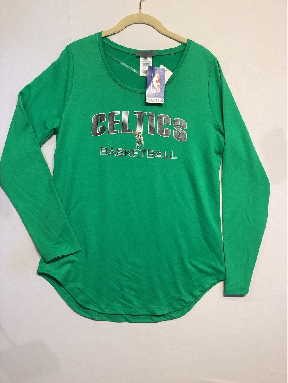NWT NBA Boston Celtics Green Long Sleeve Basketball Shirt Medium